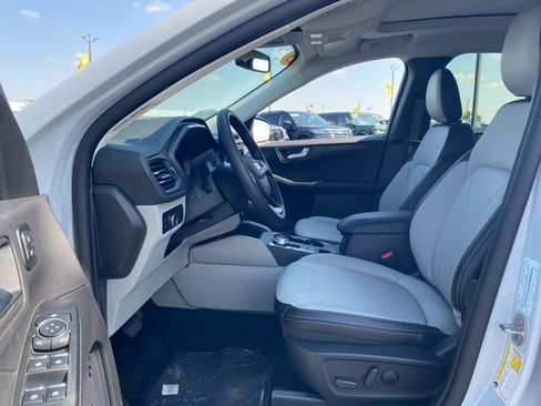 New 2025 Ford Escape SE w/ PHEV Premium Package FWD image 16
