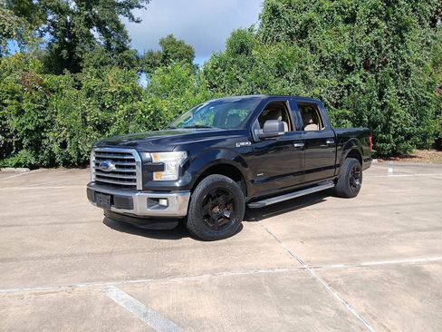 Used 2015 Ford F150 XLT w/ Equipment Group 301A Mid RWD image 2
