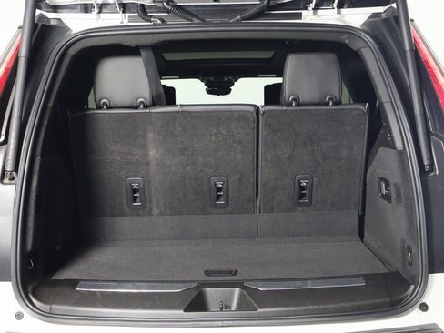 Used 2021 Cadillac Escalade Premium Luxury image 15