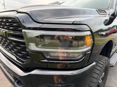 Used 2022 RAM 2500 Big Horn w/ Level C Equiment Group AWD/4WD image 10