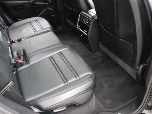 Used 2019 Porsche Cayenne AWD/4WD image 39