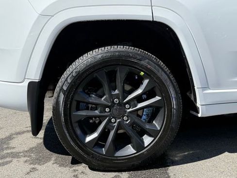 New 2026 Jeep Grand Cherokee Limited AWD/4WD image 18