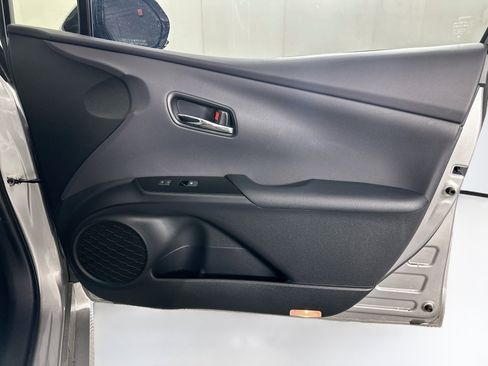 Used 2017 Toyota Prius Prime Plus FWD image 30