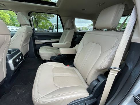 Used 2024 Ford Expedition Limited RWD image 30