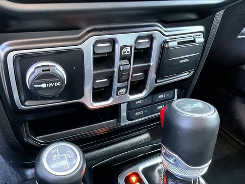 Used 2023 Jeep Wrangler Sahara w/ Cold Weather Group image 34