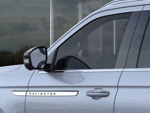 New 2025 Lincoln Navigator Reserve image 20