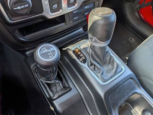 Used 2022 Jeep Wrangler Willys AWD/4WD image 12