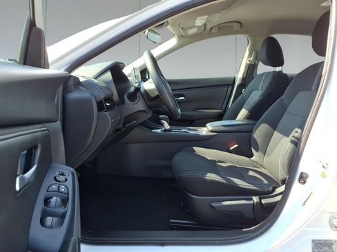 Used 2024 Nissan Sentra SV FWD image 15