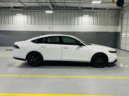 New 2025 Honda Accord SE image 14