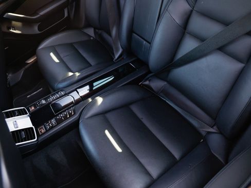 Used 2016 Porsche Panamera S image 13