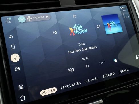 Used 2024 Land Rover Discovery S image 60