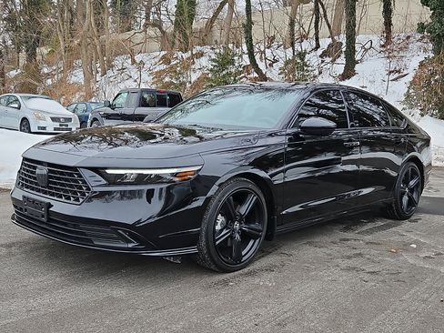 Used 2024 Honda Accord Sport image 3