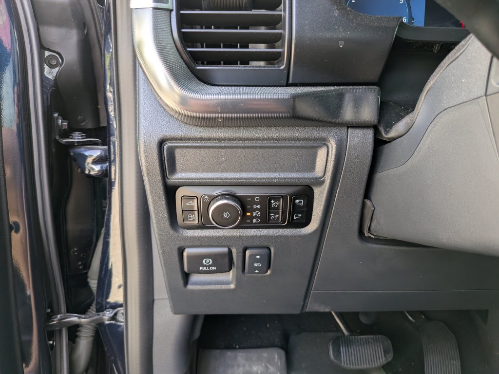 Used 2025 Ford F150 Platinum w/ Equipment Group 702A High AWD/4WD image 31