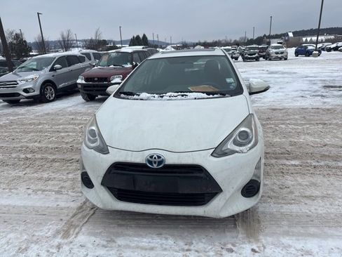 Used 2015 Toyota Prius C Four image 6