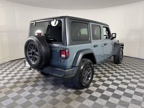Used 2024 Jeep Wrangler Sport S image 12