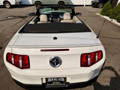 Used 2010 Ford Mustang Convertible image 34