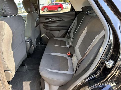 Used 2023 Chevrolet TrailBlazer LT AWD/4WD image 12