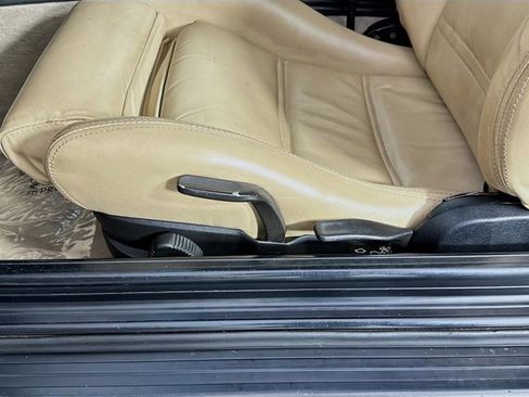 Used 1991 BMW 325i Convertible image 18