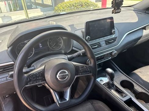 Used 2019 Nissan Altima 2.5 S FWD image 16