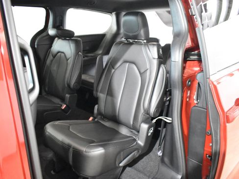 New 2026 Chrysler Pacifica Select image 28