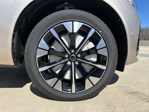 New 2026 Volvo XC60 T8 Plus w/ Protection Package Premier AWD/4WD image 10