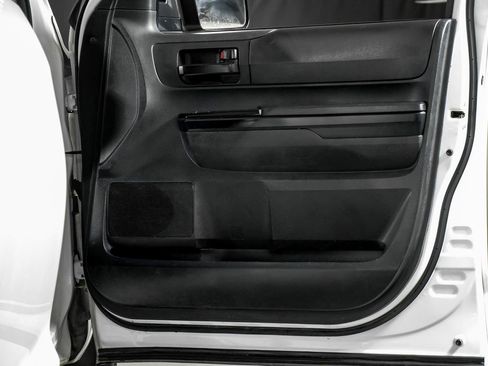 Used 2020 Toyota Tundra SR image 32