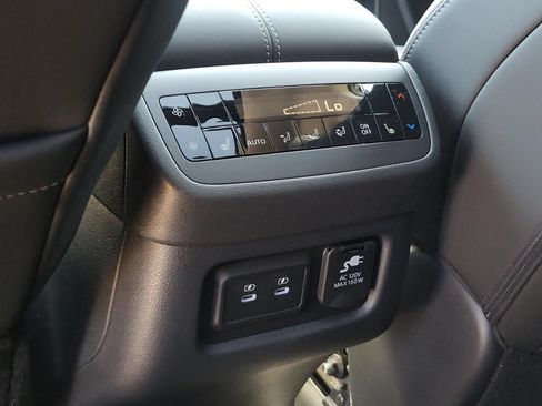 New 2026 Nissan Pathfinder Platinum FWD image 17