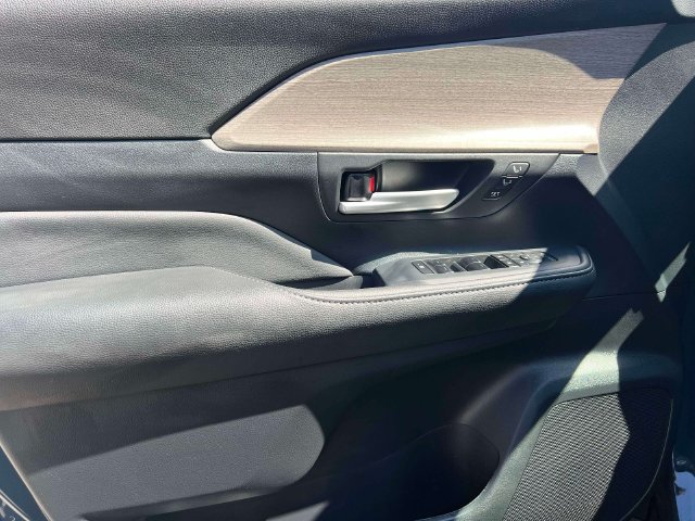 Certified 2026 Toyota Grand Highlander AWD image 22