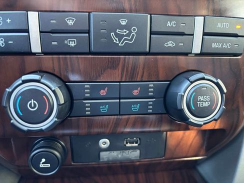 Used 2012 Ford F150 Lariat image 22