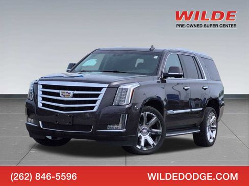Used 2016 Cadillac Escalade Luxury AWD/4WD image 1
