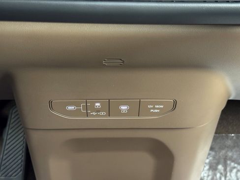 Used 2024 Kia EV9 Land image 36