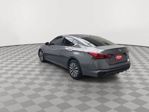Used 2025 Nissan Altima 2.5 SV FWD image 30