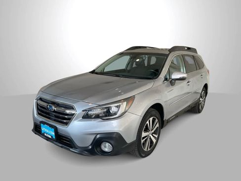 Used 2019 Subaru Outback 3.6R Limited image 1