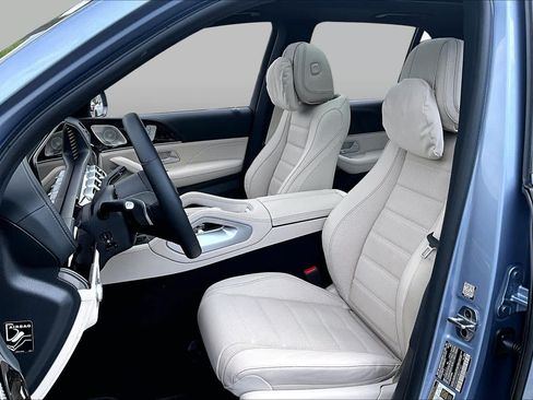 Used 2025 Mercedes-Benz GLE 450e 4MATIC image 8