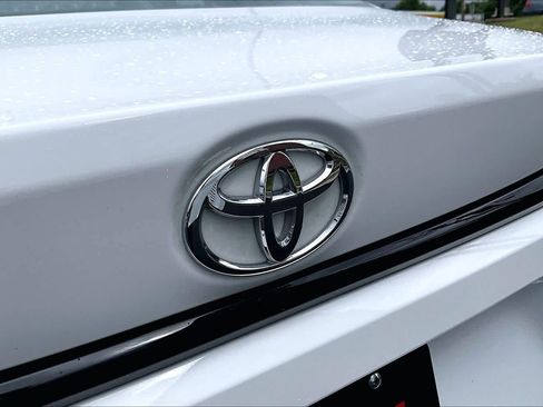 Used 2025 Toyota Corolla LE FWD image 31