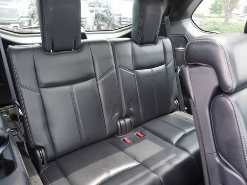 Used 2019 Nissan Pathfinder Platinum AWD/4WD image 23
