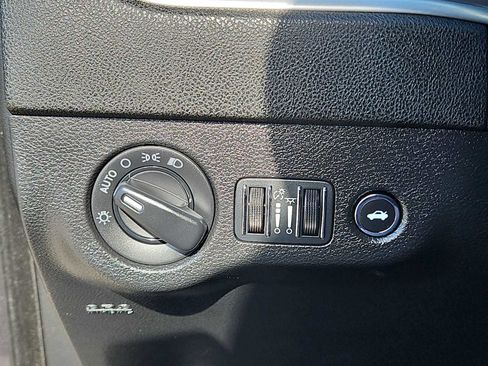 Used 2022 Dodge Charger SXT w/ Blacktop Package image 25