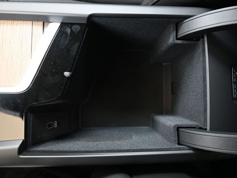 New 2026 Volvo XC60 B5 Plus w/ Protection Package Premier image 36