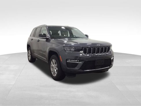 Used 2023 Jeep Grand Cherokee Limited w/ Trailer Tow Prep Group (B) image 5