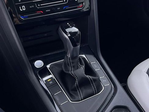 Used 2025 Volkswagen Taos SE image 19