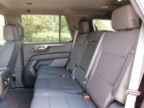 Used 2025 Chevrolet Tahoe LS image 36