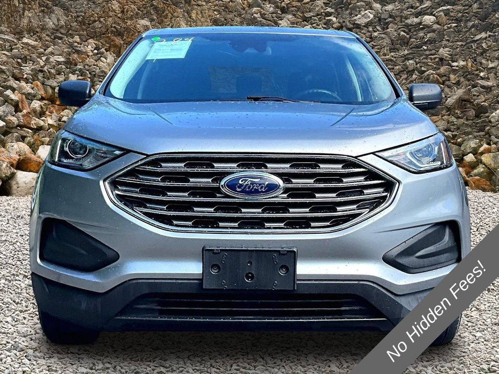 Used 2020 Ford Edge SE FWD image 3