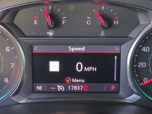 Certified 2023 Chevrolet Traverse RS image 17