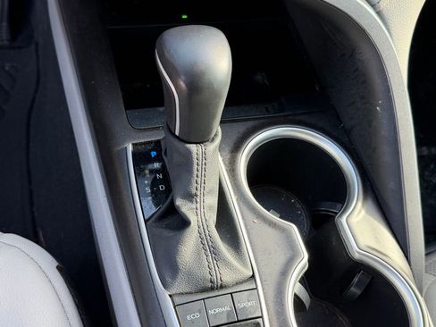 Used 2021 Toyota Camry XLE w/ Navigation Upgrade Package image 20