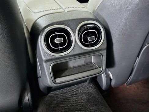 Used 2026 Mercedes-Benz C 300 Sedan image 28
