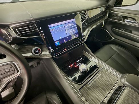 Used 2022 Jeep Wagoneer Series III w/ Convenience Group I image 19
