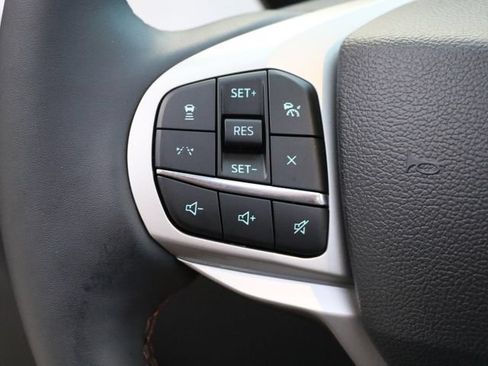 Used 2025 Ford Explorer Active w/ Active Comfort Package AWD/4WD image 28