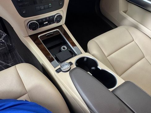 Used 2015 Mercedes-Benz GLK 350 2WD image 17