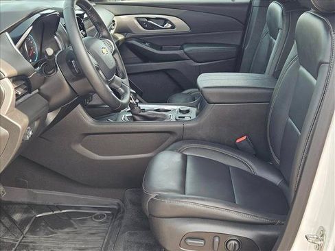Used 2023 Chevrolet Traverse LT w/ LT Premium Package AWD/4WD image 16