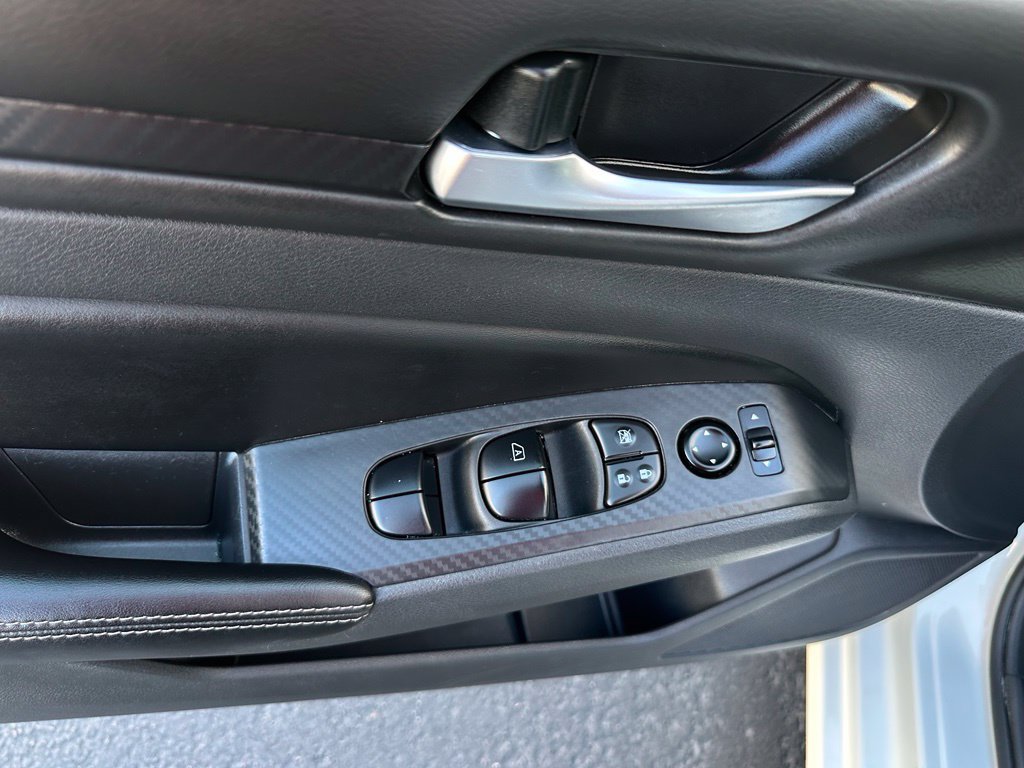 Used 2025 Nissan Altima 2.5 SV AWD/4WD image 11